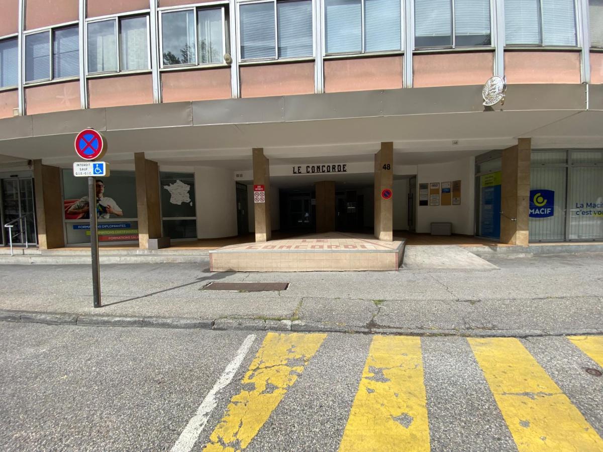 Appartamento Decouvrez Le Charme Au Coeur De Gap Esterno foto